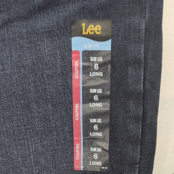 Lee Women's Sculpt And Stretch Dark Blue Mid Rise Slim Straight Pull On Jeans - Picture 2 of 6